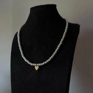 Pearly Heart Necklace